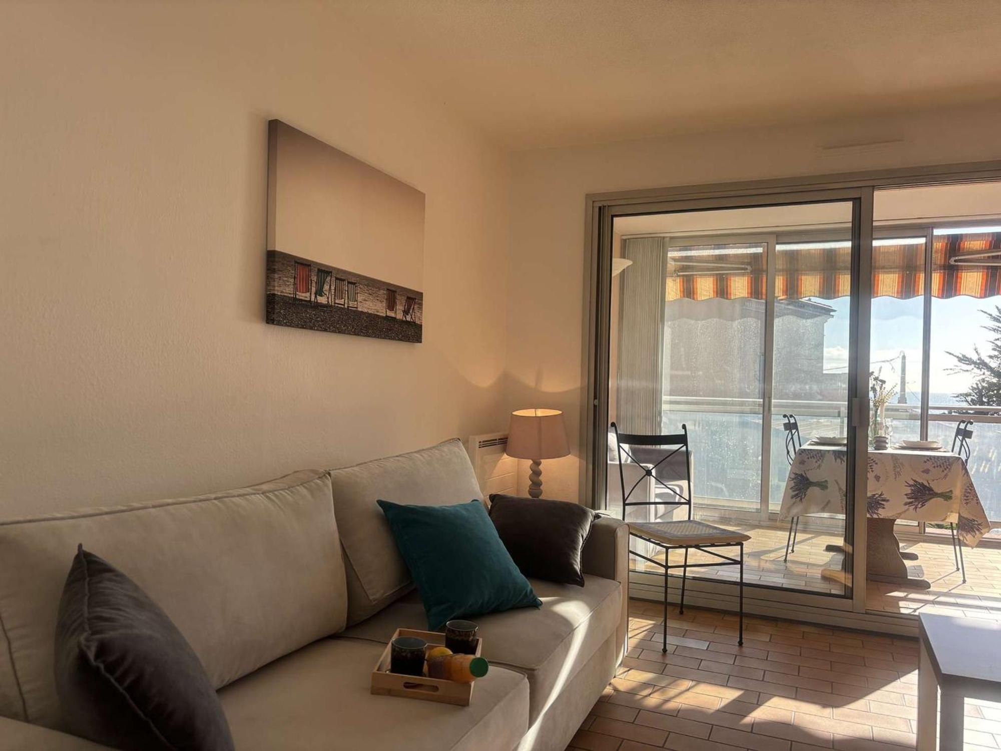 Studio Agreable Avec Loggia, Garage Et Plage A Proximite - 2 Couchages, Golfe-Juan - Fr-1-252-62 Exteriér fotografie